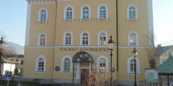 Außenansicht Tourist-Information Tegernsee